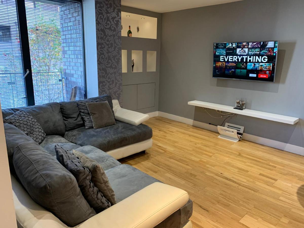 2 Bedroom - Close To Piccadilly Train Station / Edge Of The Northern Quarter * Manchester